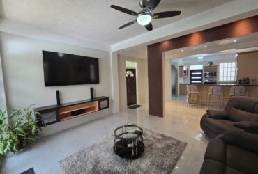 Elegant and beautiful apartment in Canefield for short term – EC$US$600 /EC$1630 nightly