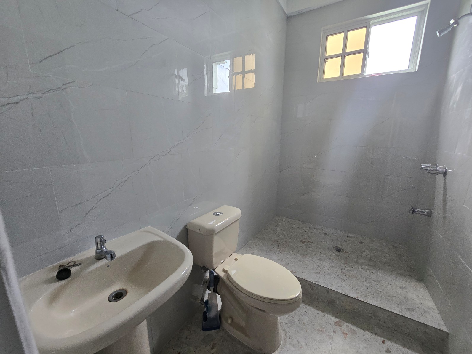 Elegant and beautiful apartment in Canefield for short term – EC$US$600 /EC$1630 nightly