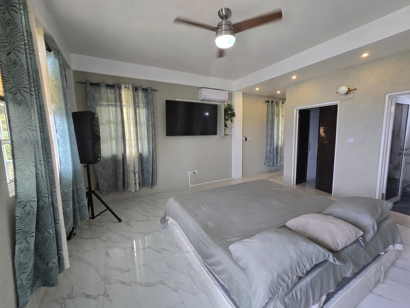 Elegant and beautiful apartment in Canefield for short term – EC$US$600 /EC$1630 nightly