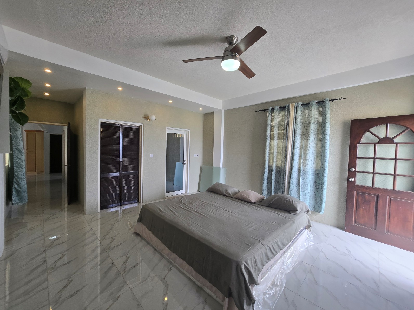 Elegant and beautiful apartment in Canefield for short term – EC$US$600 /EC$1630 nightly