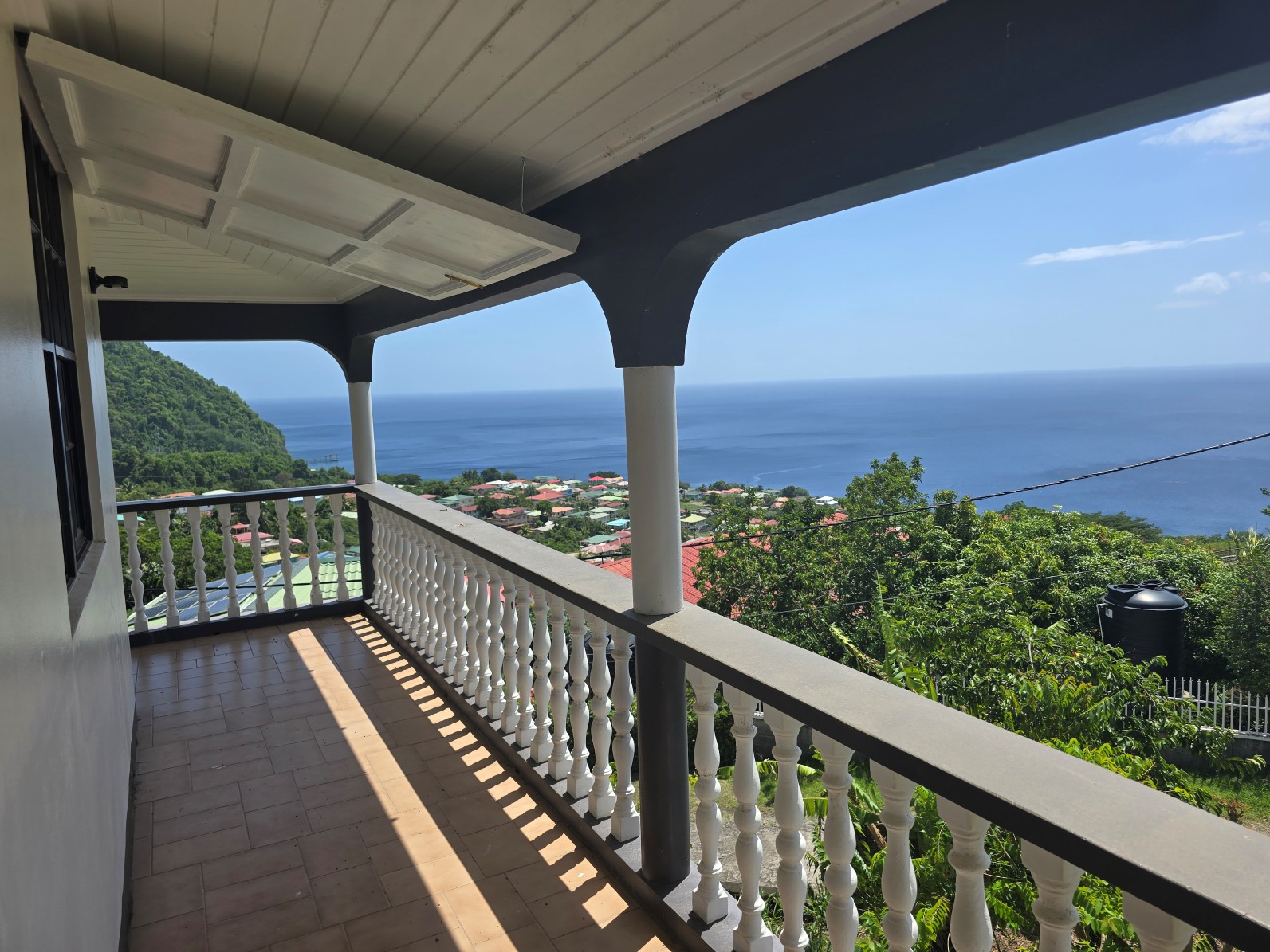 3 bedrooms, 2 baths unfurnished house for rent in Castle Comfort, Dominica – EC$2000 / US$750