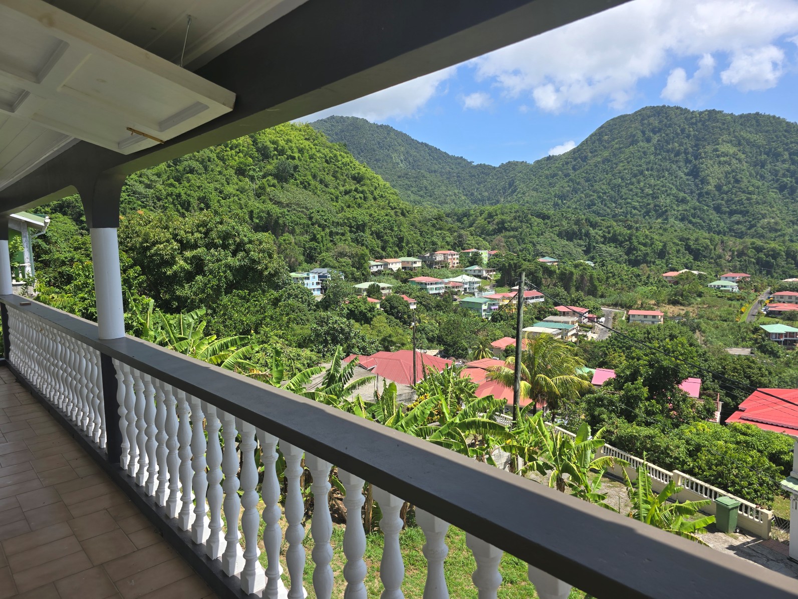 3 bedrooms, 2 baths unfurnished house for rent in Castle Comfort, Dominica – EC$2000 / US$750
