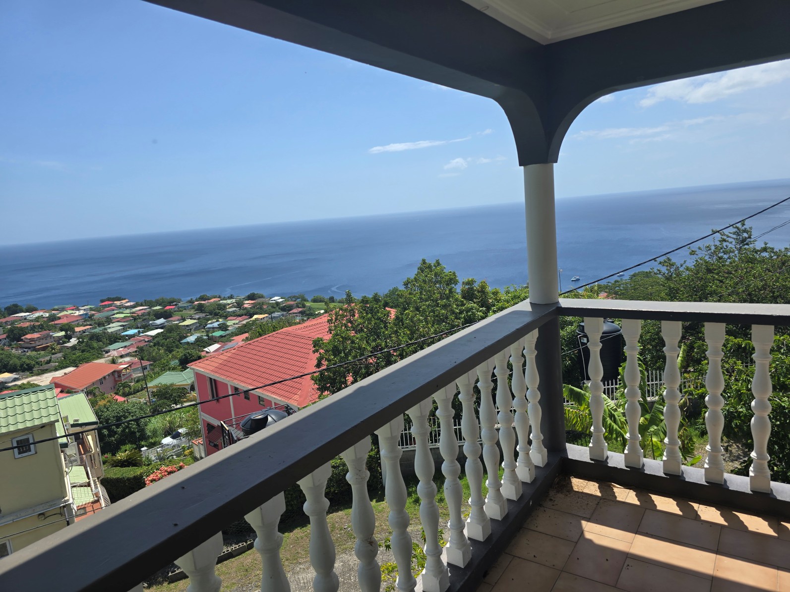 3 bedrooms, 2 baths unfurnished house for rent in Castle Comfort, Dominica – EC$2000 / US$750