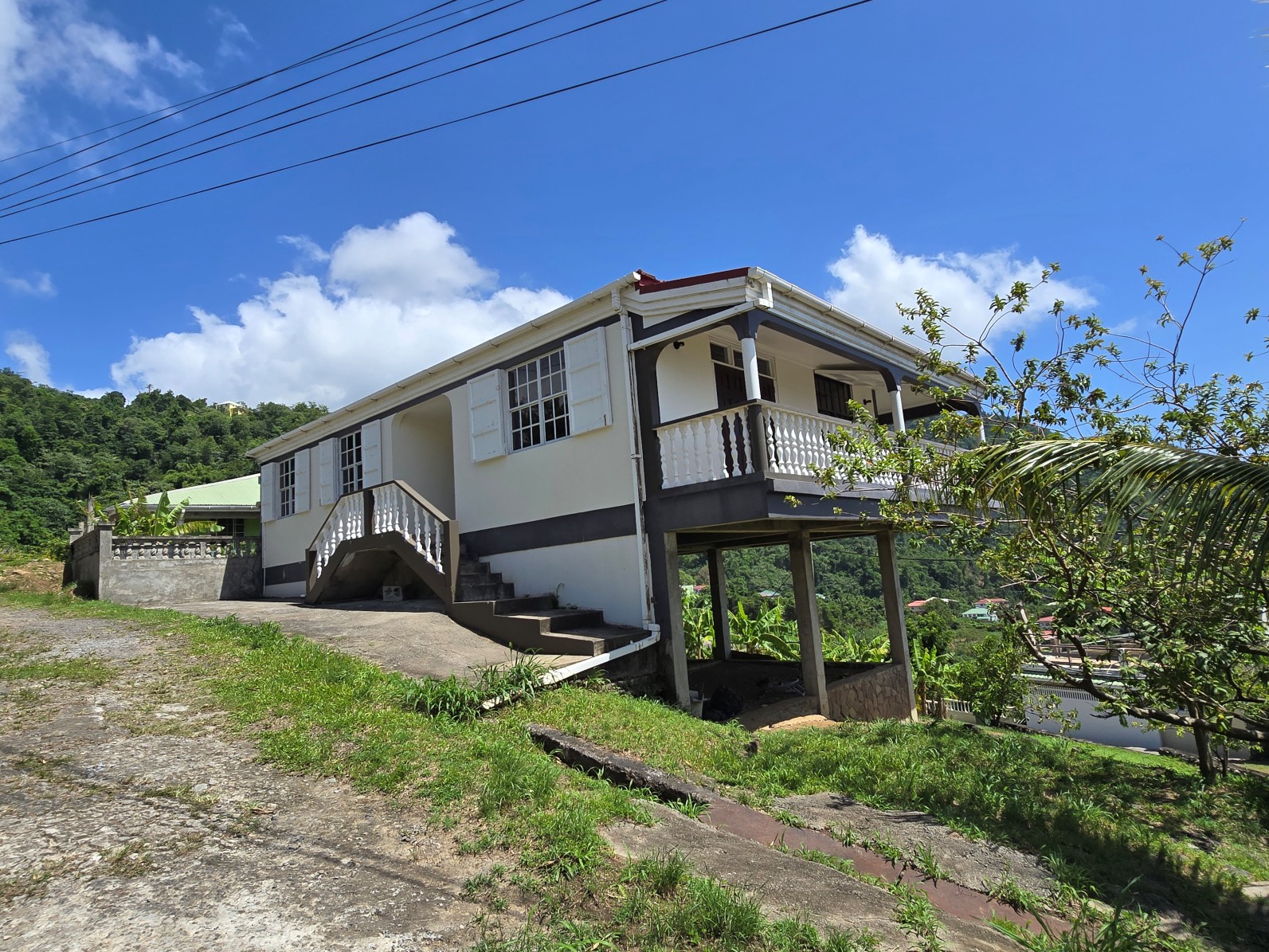 3 bedrooms, 2 baths unfurnished house for rent in Castle Comfort, Dominica – EC$2000 / US$750