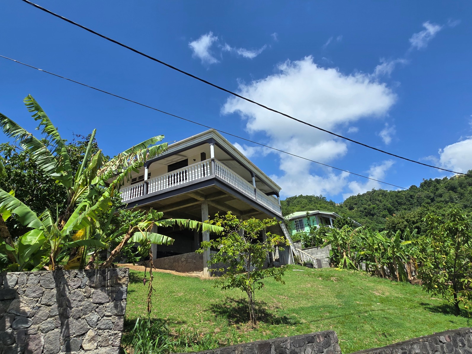 3 bedrooms, 2 baths unfurnished house for rent in Castle Comfort, Dominica – EC$2000 / US$750
