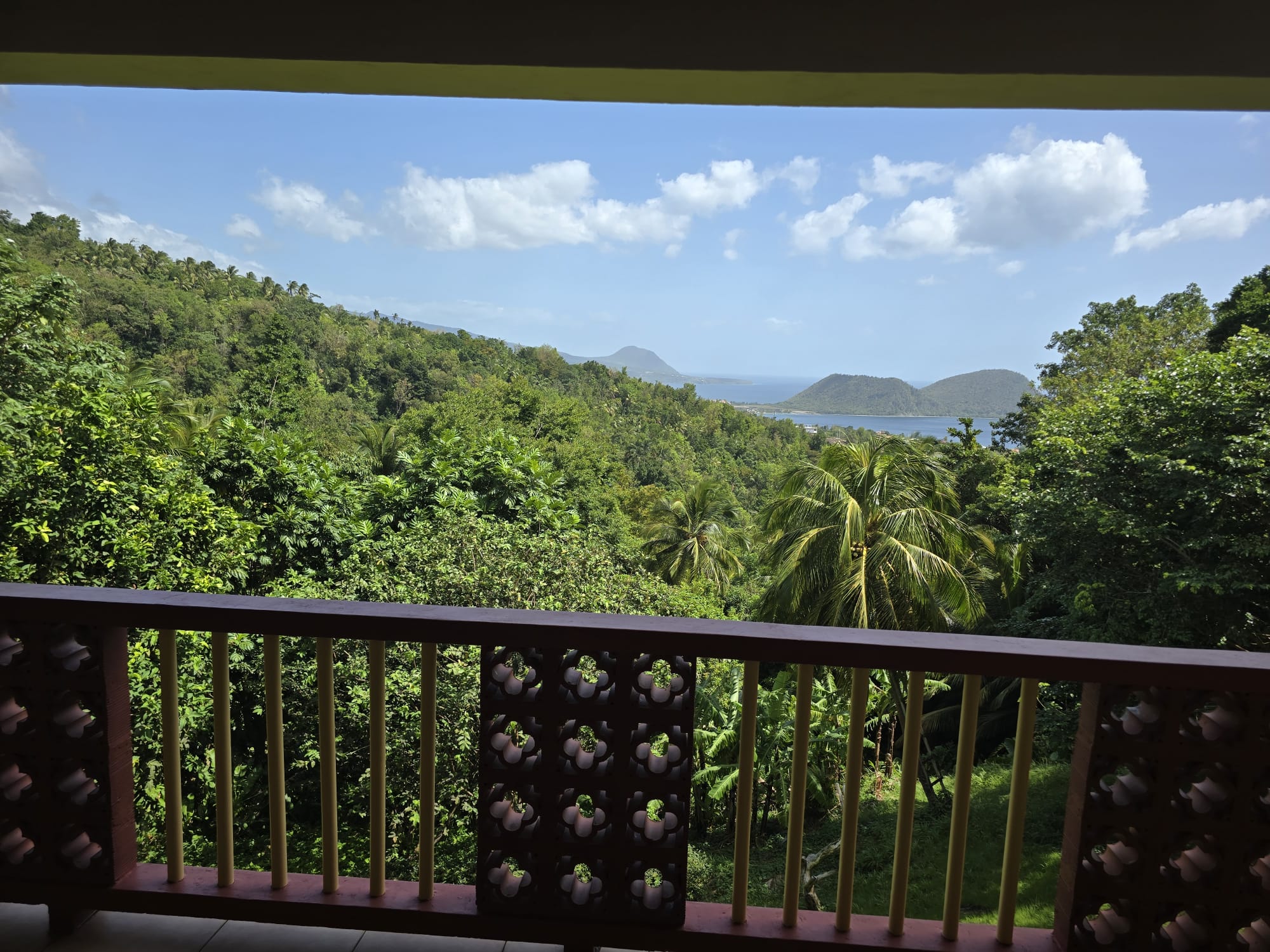 4 bedrooms, 3.5 baths residential property for sale in Cottage, Dominica. EC$3.5 Million / US$1.3 Million