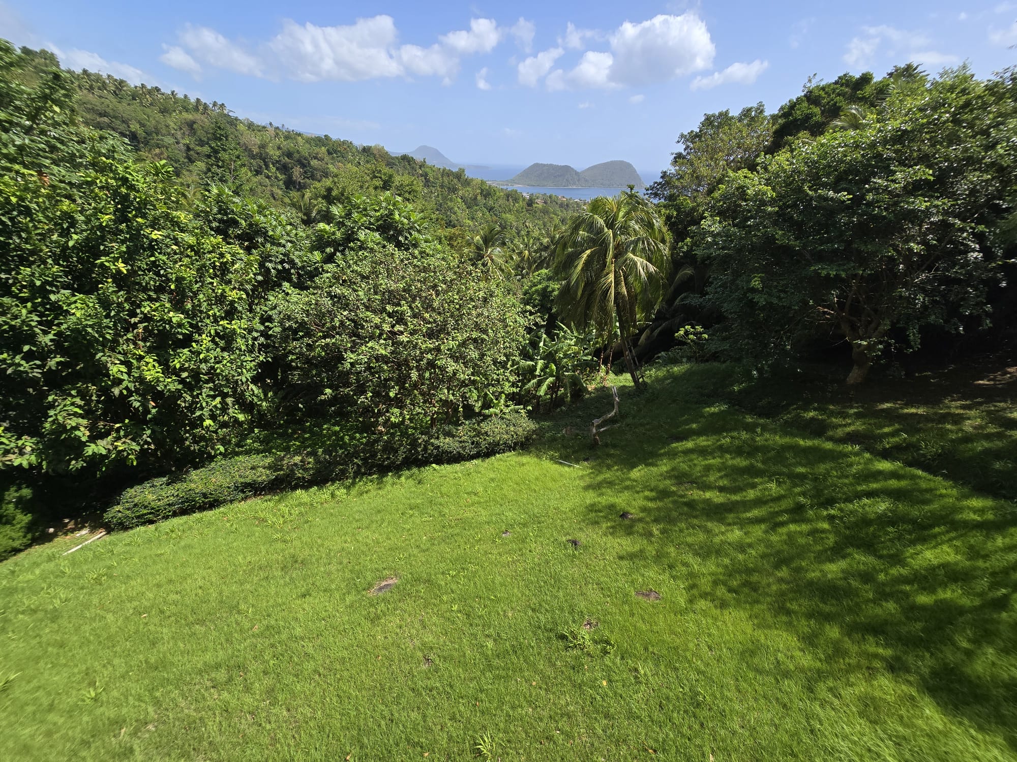 4 bedrooms, 3.5 baths residential property for sale in Cottage, Dominica. EC$3.5 Million / US$1.3 Million