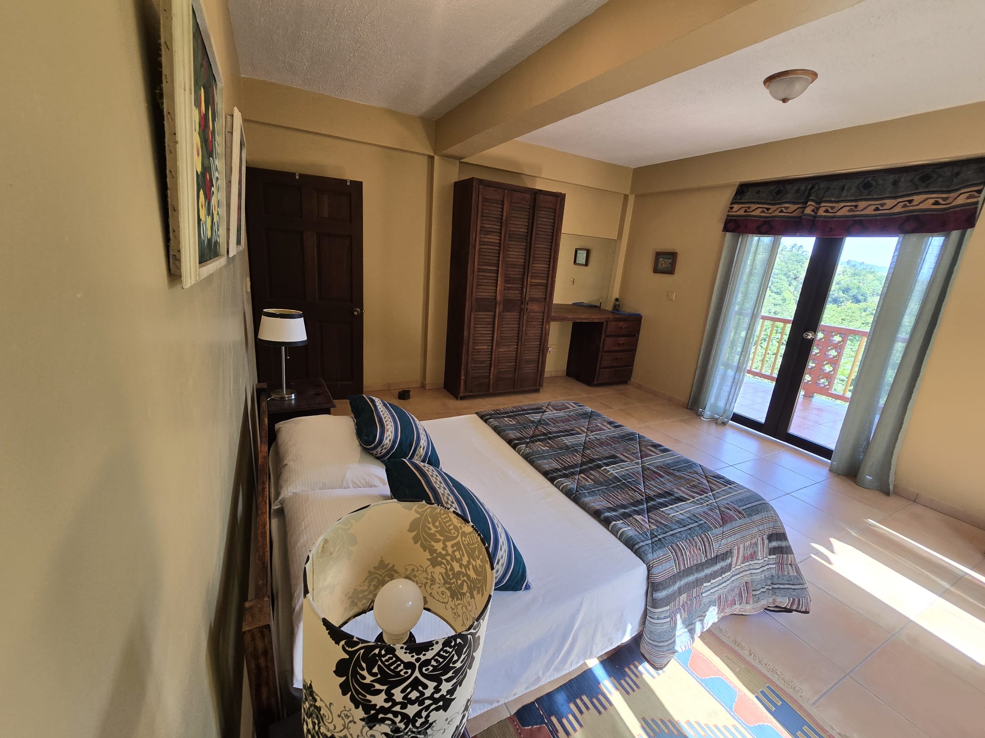 4 bedrooms, 3.5 baths residential property for sale in Cottage, Dominica. EC$3.5 Million / US$1.3 Million