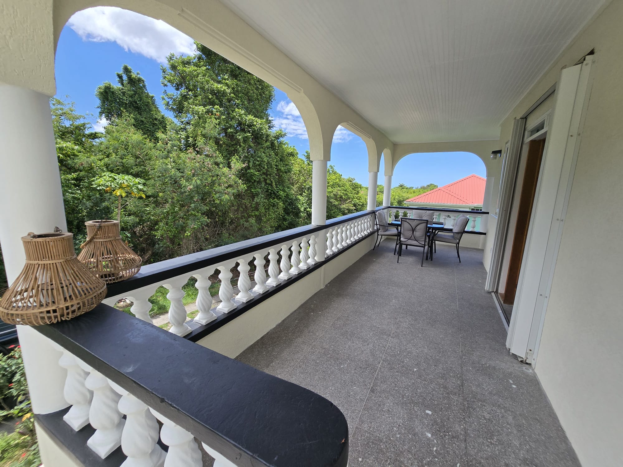 3 bedrooms, 2 baths top floor for rent in Morne Daniel, Dominica – EC$5000 / US$1875 monthly