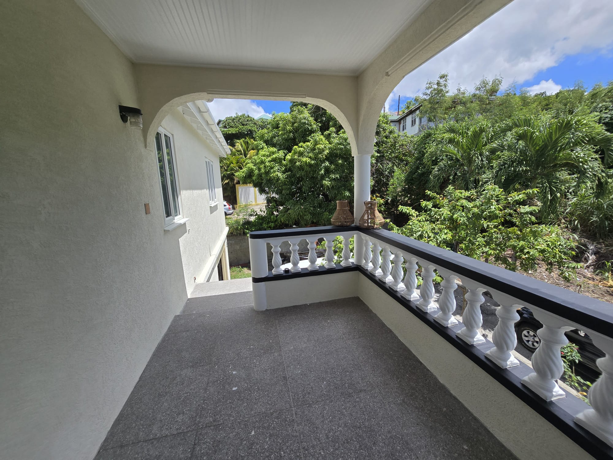 3 bedrooms, 2 baths top floor for rent in Morne Daniel, Dominica – EC$5000 / US$1875 monthly