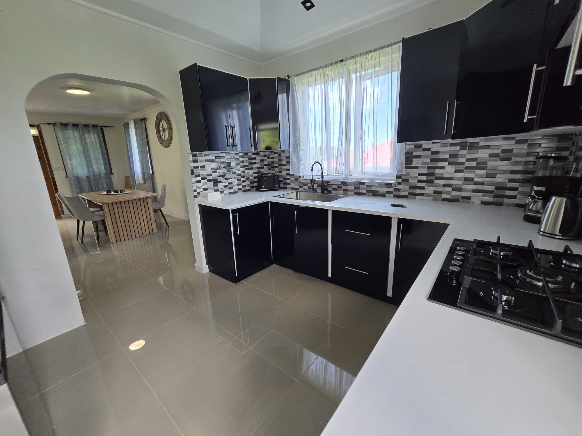 3 bedrooms, 2 baths top floor for rent in Morne Daniel, Dominica – EC$5000 / US$1875 monthly