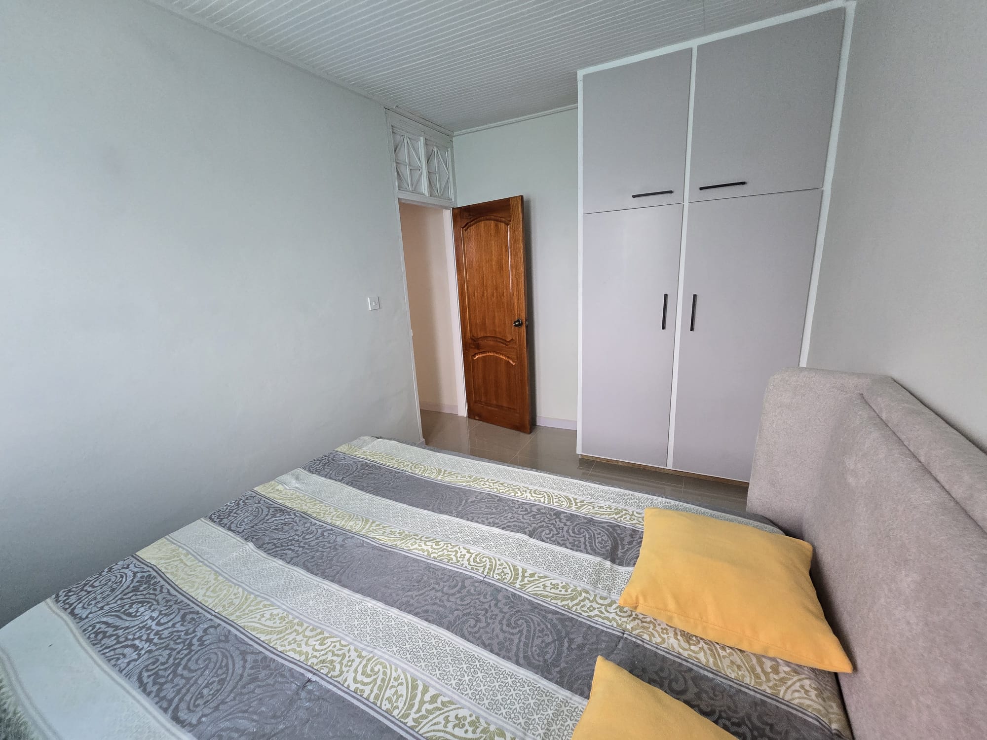 3 bedrooms, 2 baths top floor for rent in Morne Daniel, Dominica – EC$5000 / US$1875 monthly