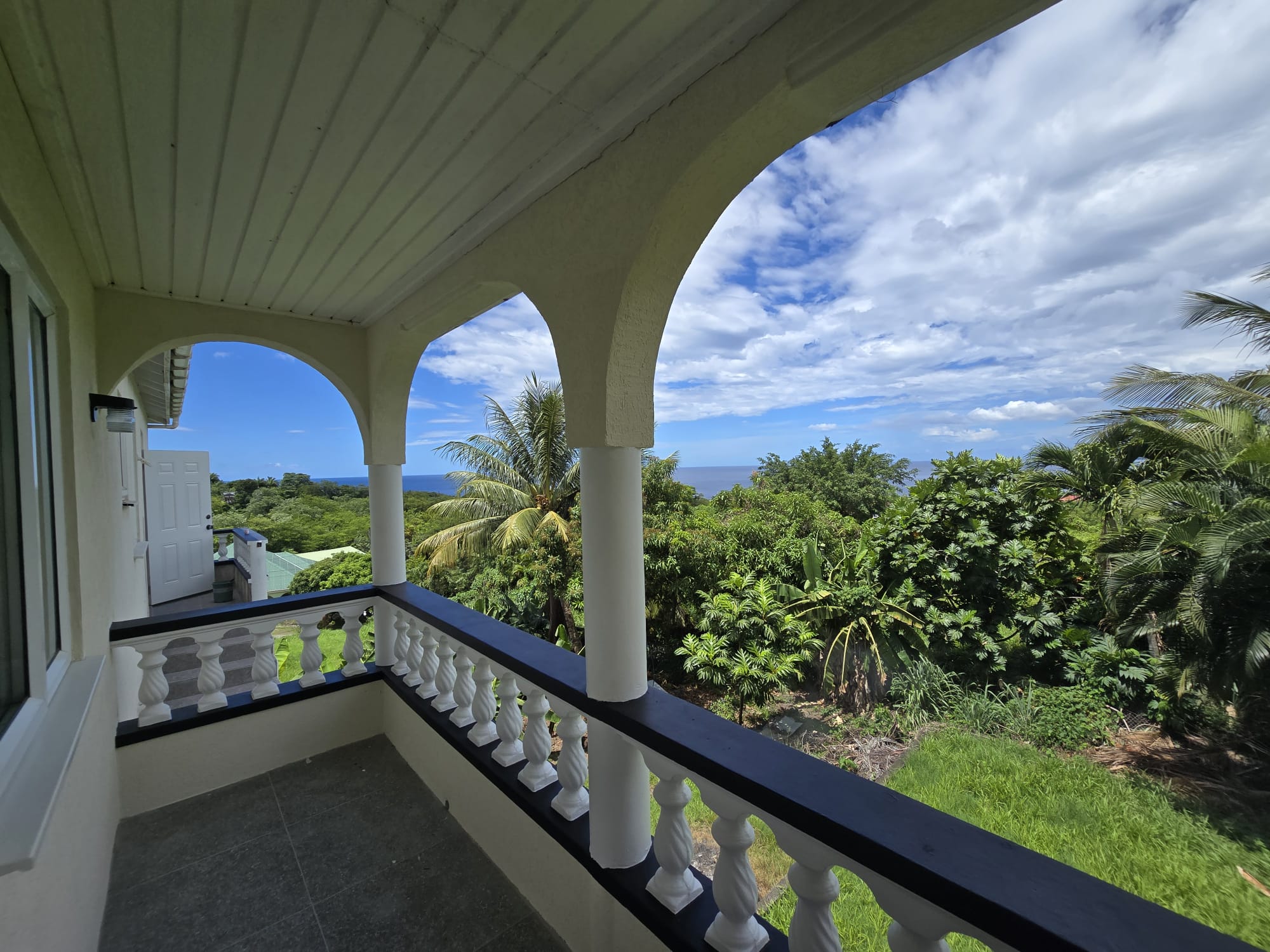 3 bedrooms, 2 baths top floor for rent in Morne Daniel, Dominica – EC$5000 / US$1875 monthly