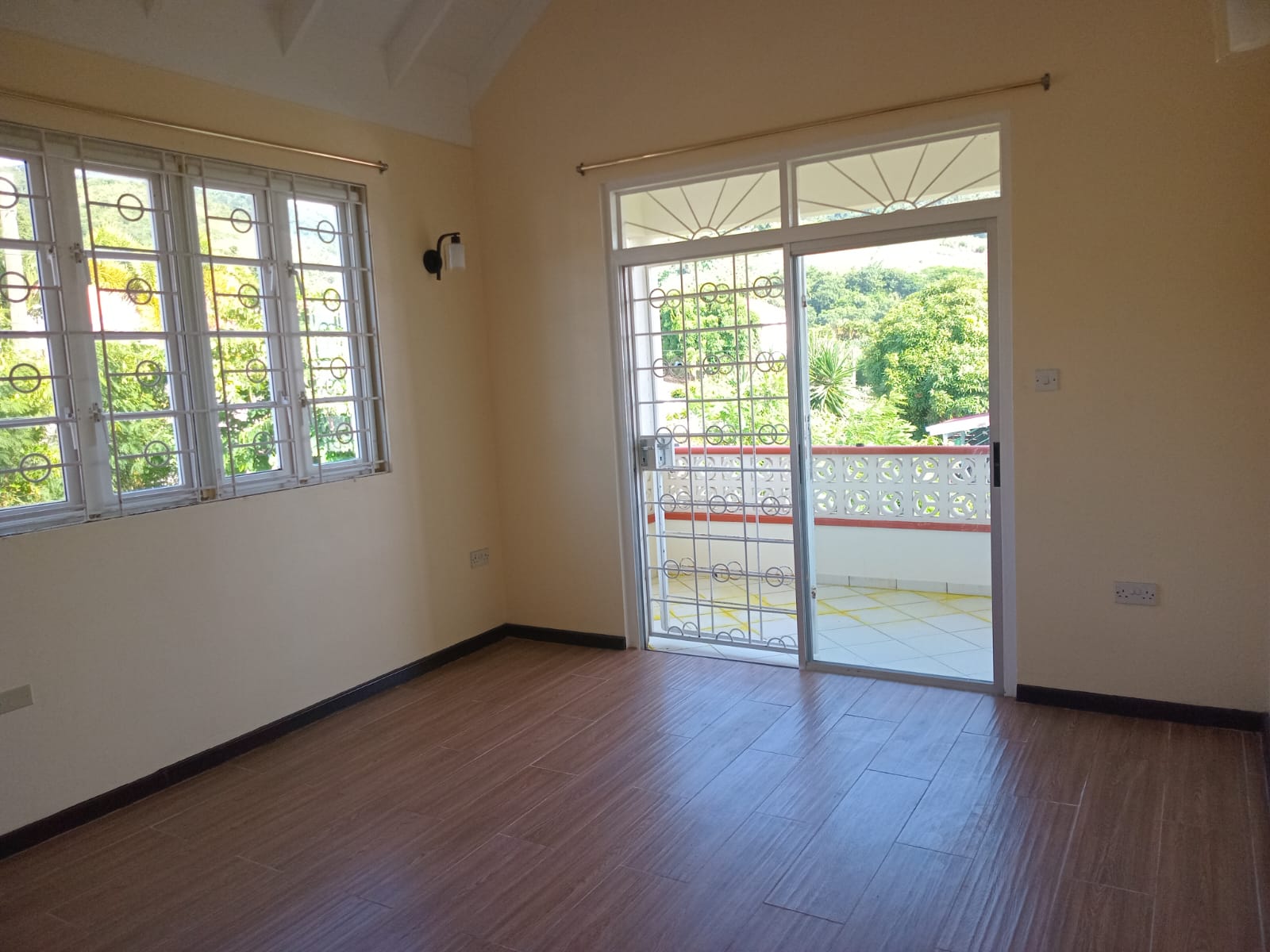 4 bedrooms, 2.5 baths house for sale in Belfast, Dominica – EC$995,000 / US$372,659