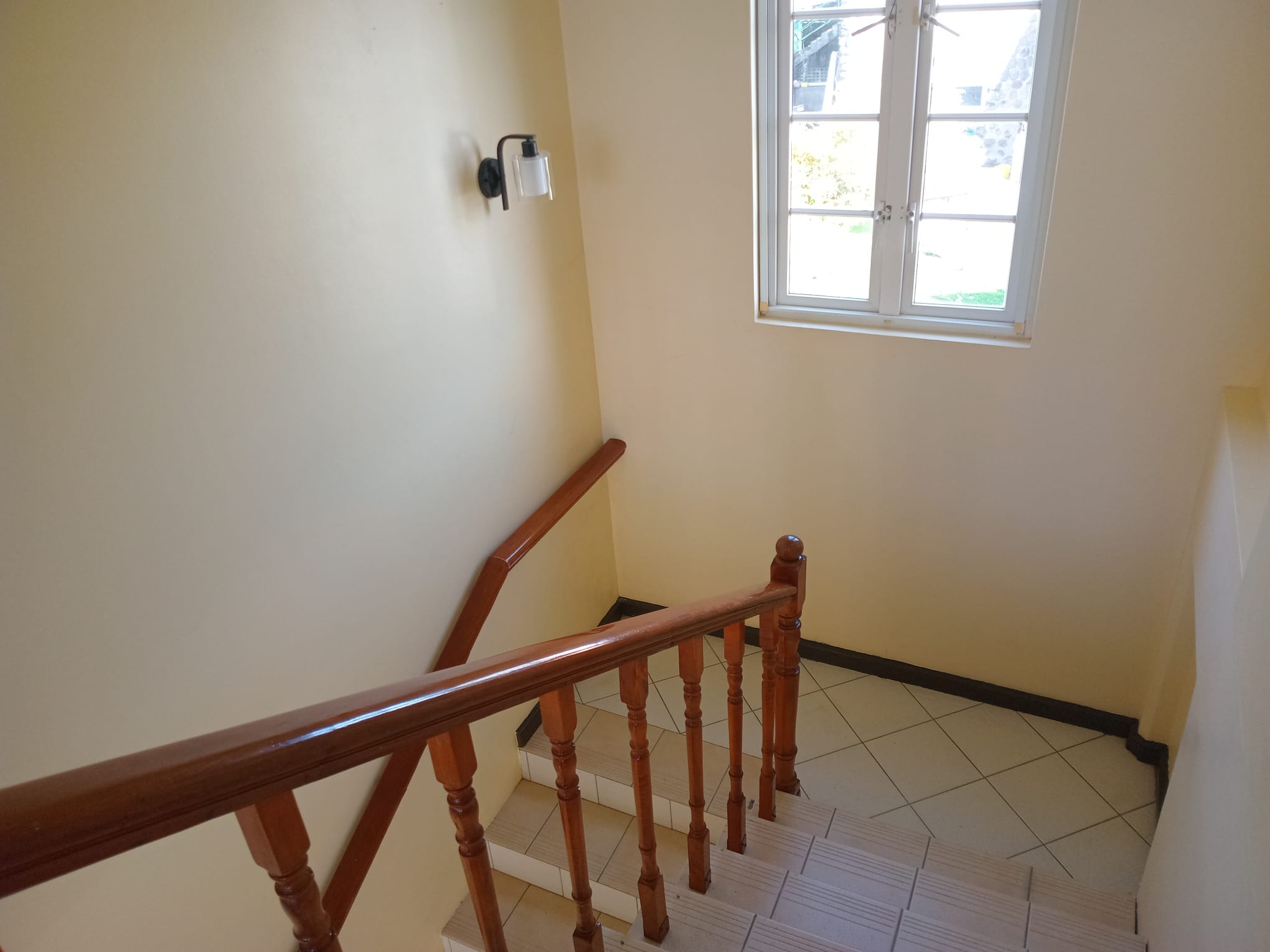 4 bedrooms, 2.5 baths house for sale in Belfast, Dominica – EC$995,000 / US$372,659