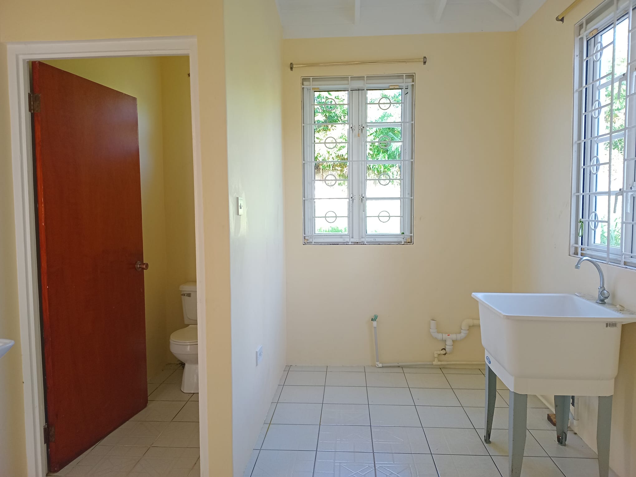 4 bedrooms, 2.5 baths house for sale in Belfast, Dominica – EC$995,000 / US$372,659