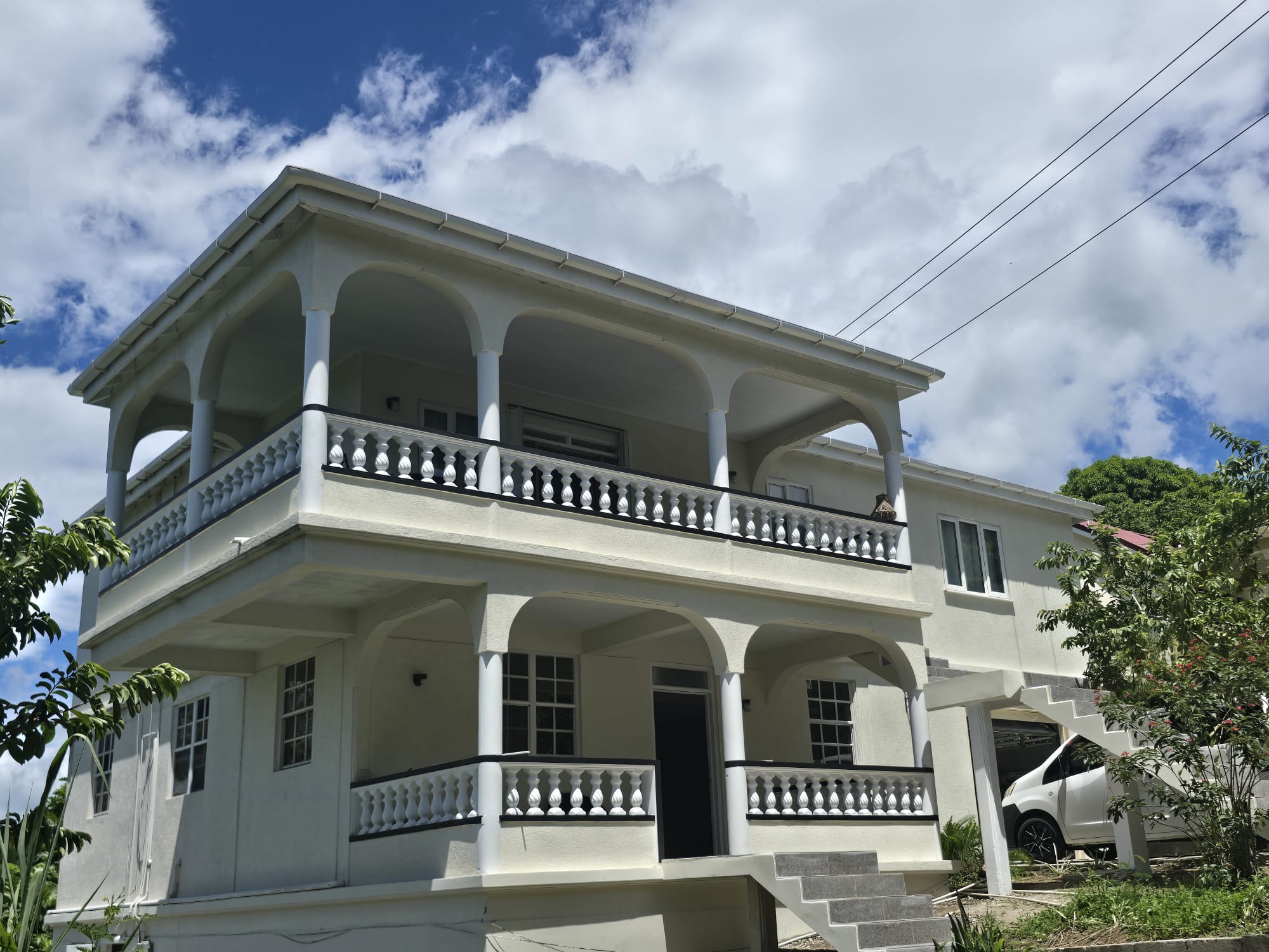 3 bedrooms, 2 baths top floor for rent in Morne Daniel, Dominica – EC$5000 / US$1875 monthly
