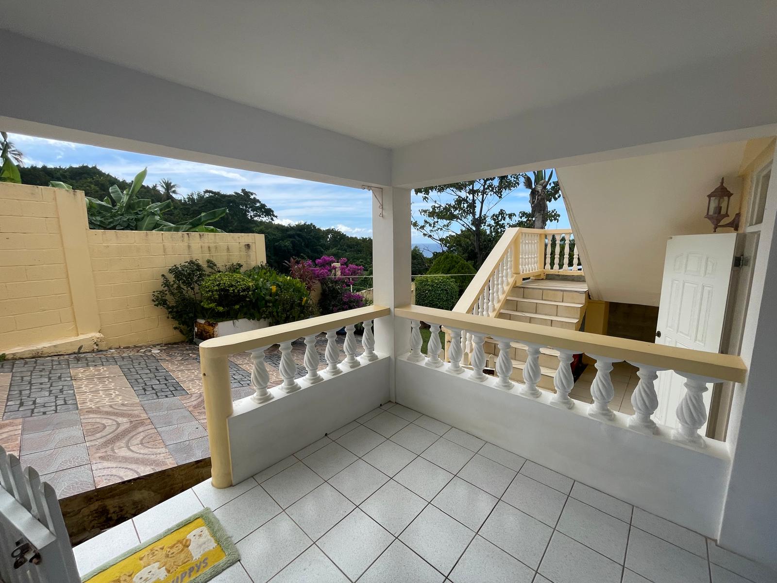 3 bedrooms, 2 baths apt for rent in Belfast, Dominica – EC$2100 / US$787 monthly