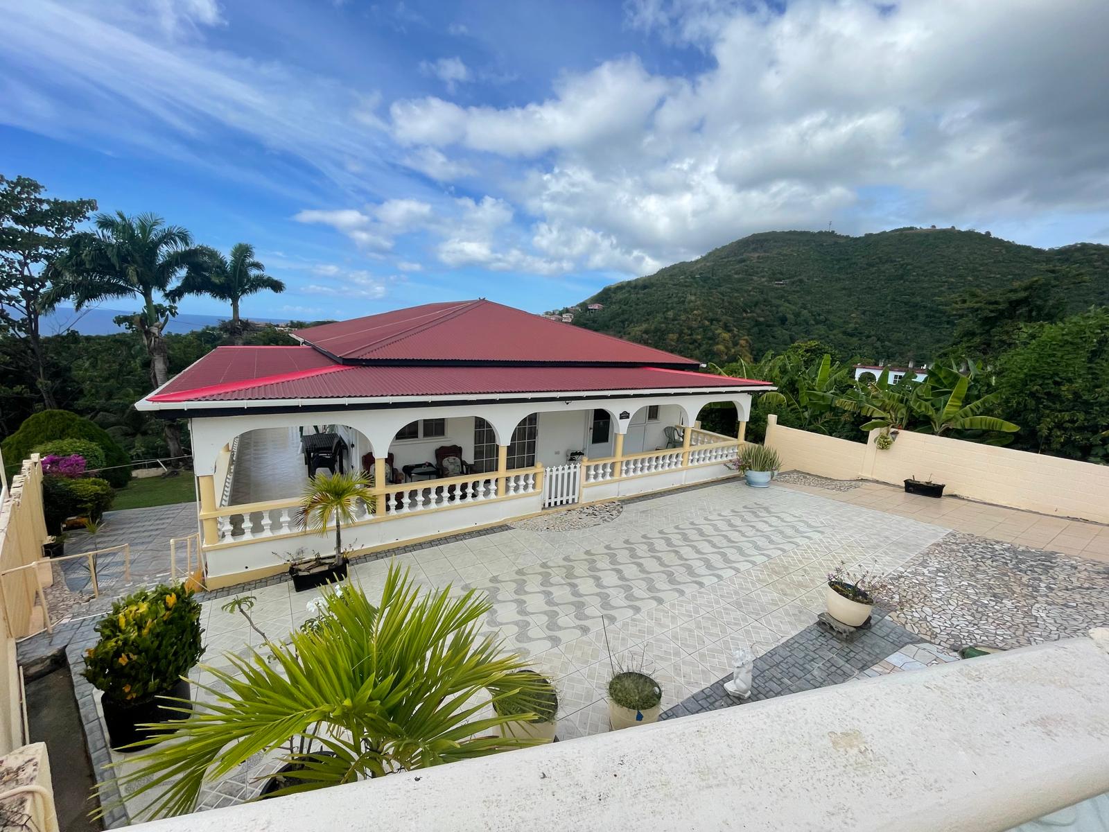 3 bedrooms, 2 baths apt for rent in Belfast, Dominica – EC$2100 / US$787 monthly