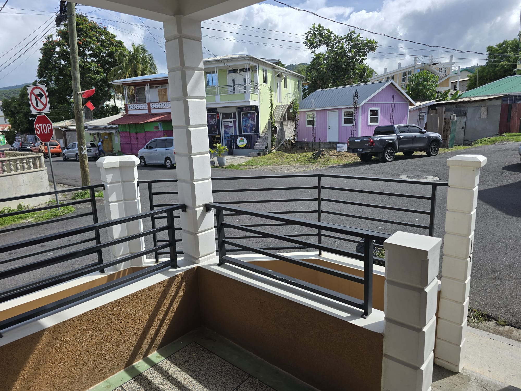Commercial/residential building for sale in Pottersville, Dominica – EC$430,000 / US$161,048