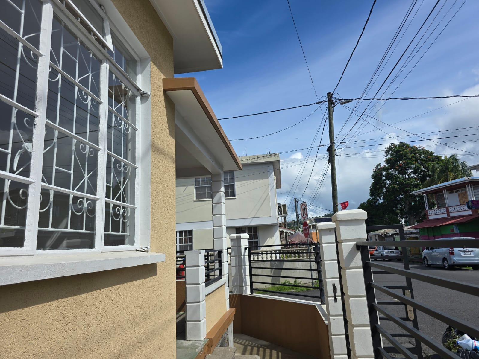 Commercial/residential building for sale in Pottersville, Dominica – EC$430,000 / US$161,048