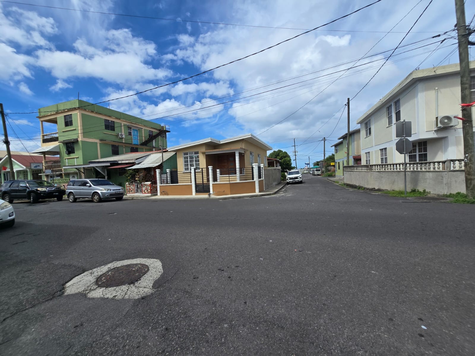 Commercial/residential building for sale in Pottersville, Dominica – EC$430,000 / US$161,048